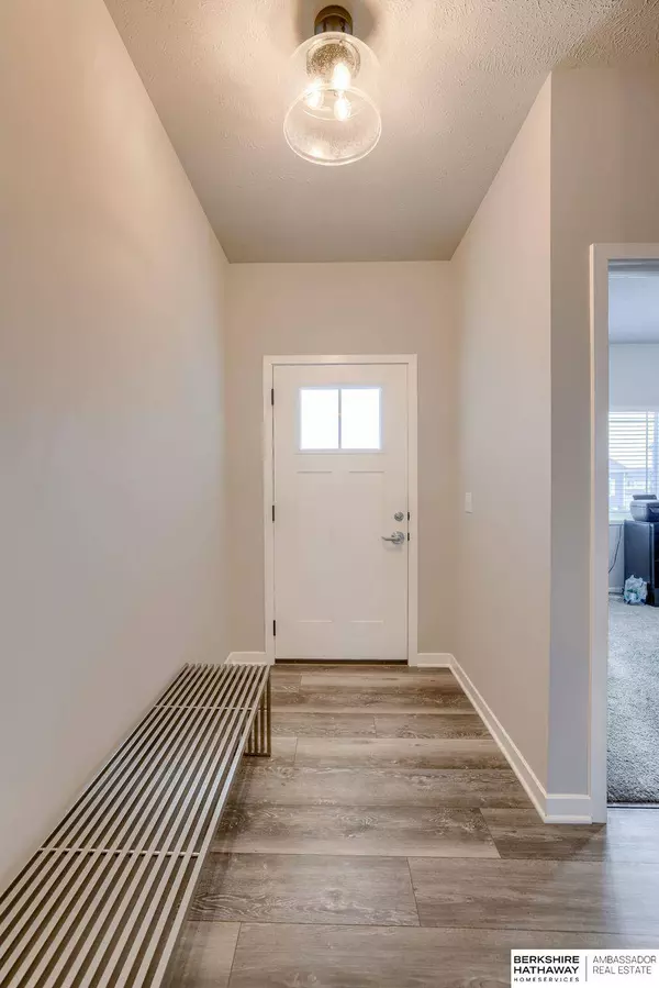 8008 S 200 Street, Gretna, NE 68028