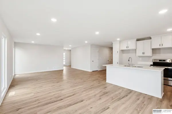 8954 S 21st Street, Bellevue, NE 68147