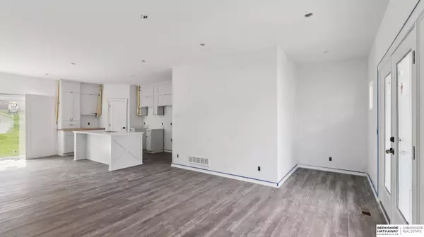 808 Grandview Drive, Louisville, NE 68037