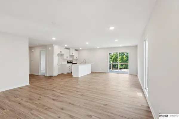 8954 S 21st Street, Bellevue, NE 68147