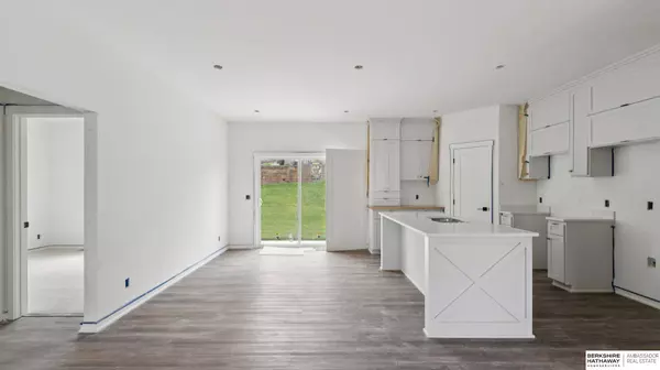 808 Grandview Drive, Louisville, NE 68037