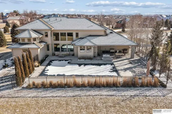 19510 Camden Avenue, Elkhorn, NE 68022