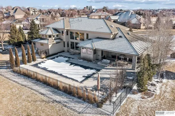 19510 Camden Avenue, Elkhorn, NE 68022