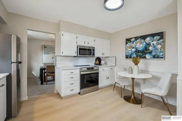 13233 Cedar Circle, Omaha, NE 68144