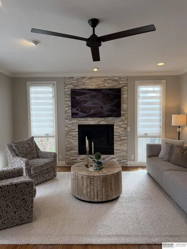 13518 Decatur CIR, Omaha, NE 68154