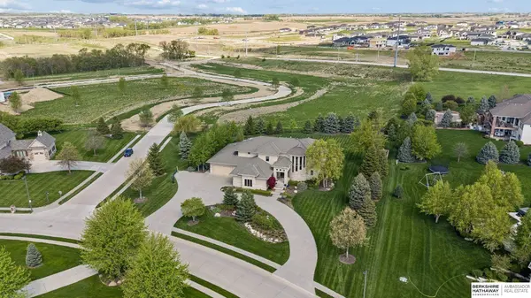 19510 Camden AVE, Elkhorn, NE 68022