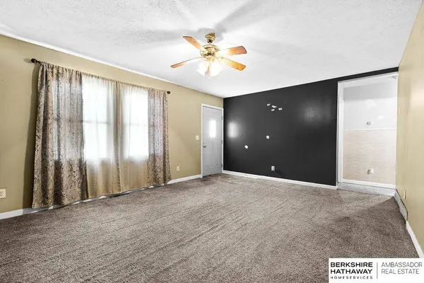7411 S 41 AVE, Bellevue, NE 68147