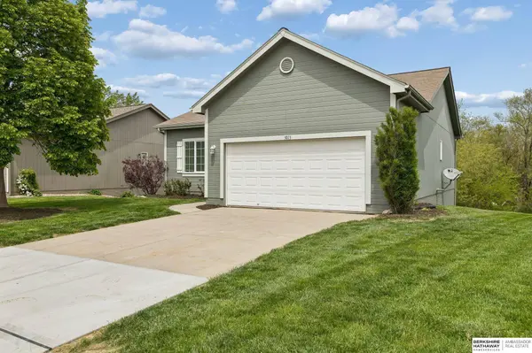 5013 N 160 ST, Omaha, NE 68116