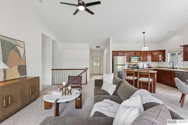 5013 N 160 ST, Omaha, NE 68116