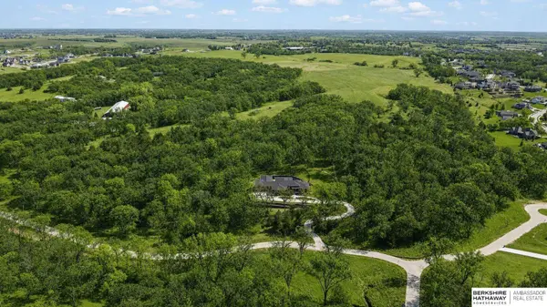 23303 K PLZ, Elkhorn, NE 68022