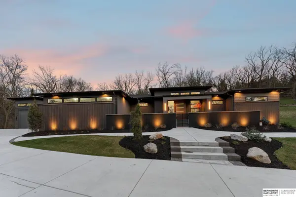 23303 K PLZ, Elkhorn, NE 68022