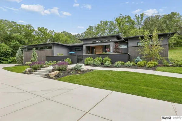 23303 K PLZ, Elkhorn, NE 68022