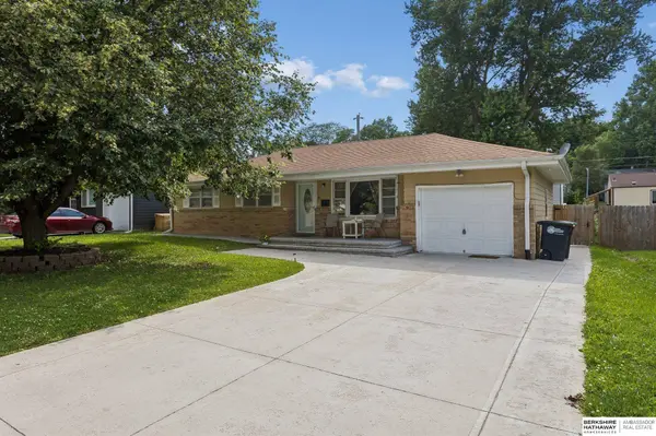 3522 N 56 ST, Omaha, NE 68104