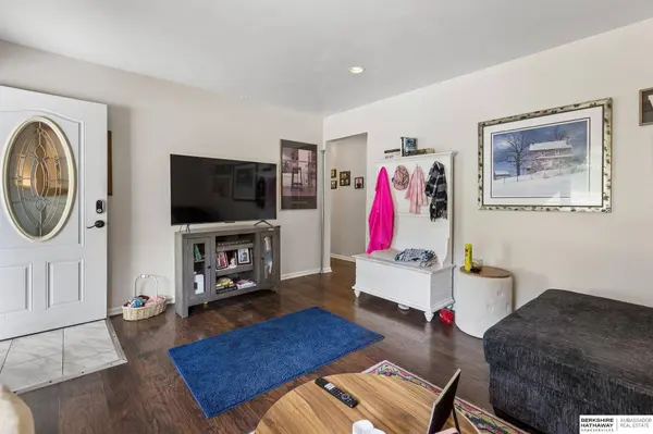 3522 N 56 ST, Omaha, NE 68104