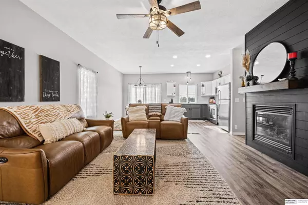 5156 N 155th Ave, Omaha, NE 68116-8452