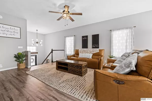 5156 N 155th Ave, Omaha, NE 68116-8452