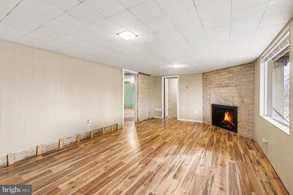 6085 CHERRY HILL RD, Harrisburg, PA 17111