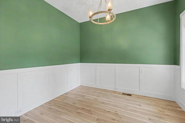 826 SANDBANK RD, Mount Holly Springs, PA 17065