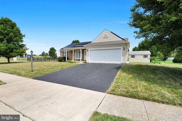 45 THOMAS DR, York, PA 17404