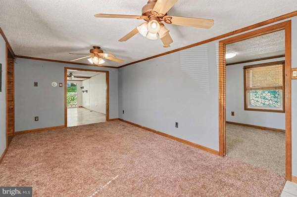 28 FAIRVIEW ST, Carlisle, PA 17015