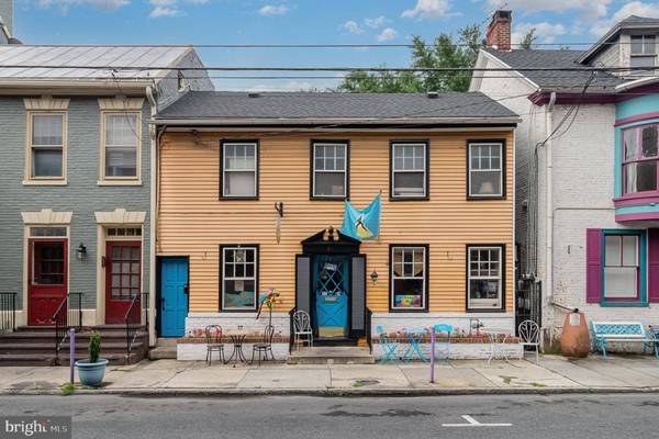 10 W POMFRET ST, Carlisle, PA 17013