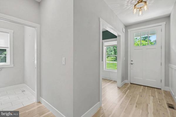826 SANDBANK RD, Mount Holly Springs, PA 17065