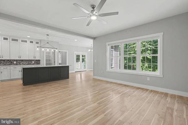 826 SANDBANK RD, Mount Holly Springs, PA 17065