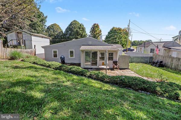 28 FAIRVIEW ST, Carlisle, PA 17015