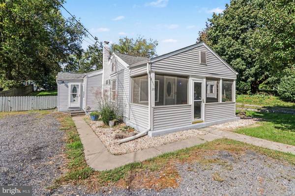 28 FAIRVIEW ST, Carlisle, PA 17015