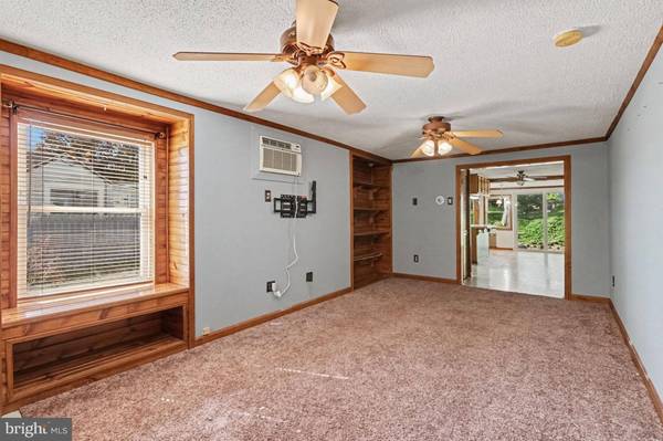 28 FAIRVIEW ST, Carlisle, PA 17015