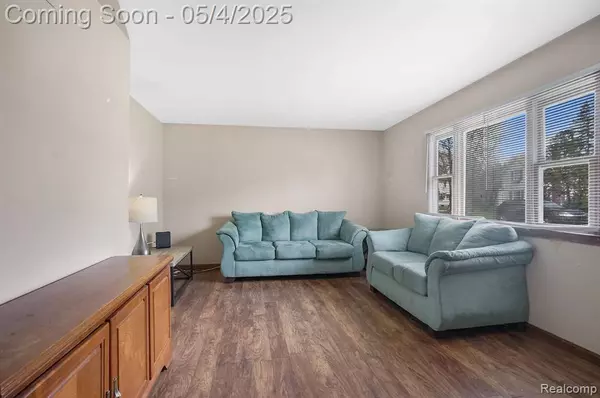 350 S Maple Street, Webberville Vlg, MI 48892