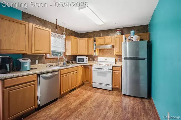 350 S Maple Street, Webberville Vlg, MI 48892