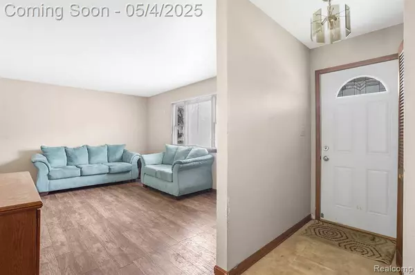 350 S Maple Street, Webberville Vlg, MI 48892