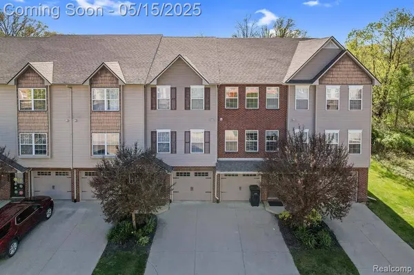 2211 Knotty Pine Trail, Howell Twp, MI 48855