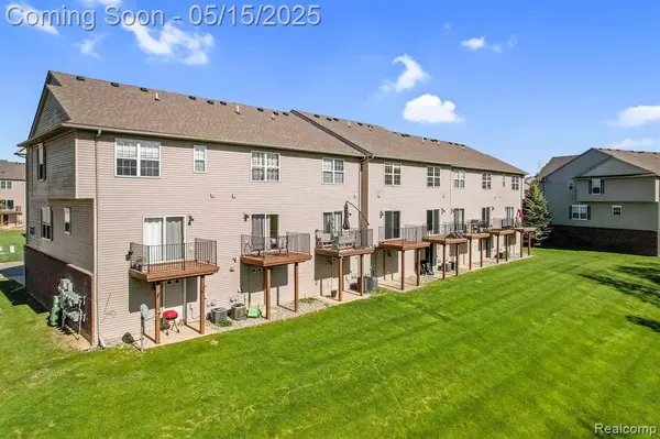 2211 Knotty Pine Trail, Howell Twp, MI 48855