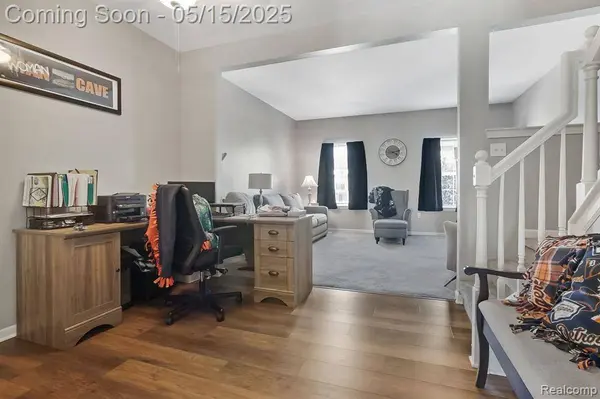 2211 Knotty Pine Trail, Howell Twp, MI 48855