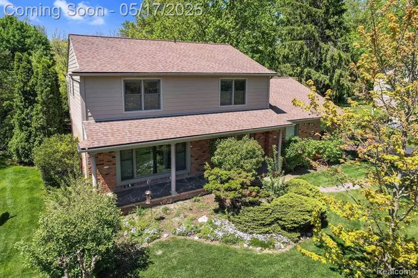 29065 Oak Point Drive, Farmington Hills, MI 48331