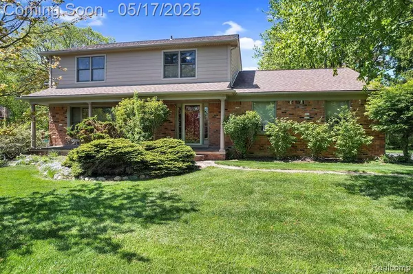 29065 Oak Point Drive, Farmington Hills, MI 48331