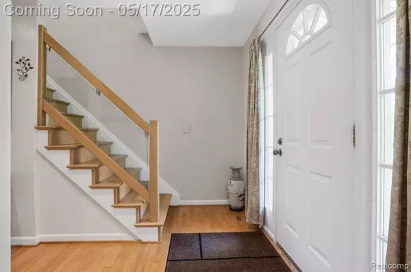 29065 Oak Point Drive, Farmington Hills, MI 48331