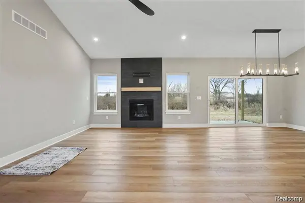 11302 Princewood Circle, Fenton, MI 48430