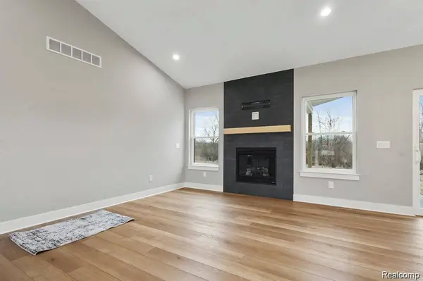 11302 Princewood Circle, Fenton, MI 48430