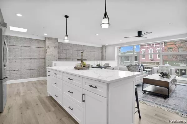 344 N Main Street 400, Milford Vlg, MI 48381