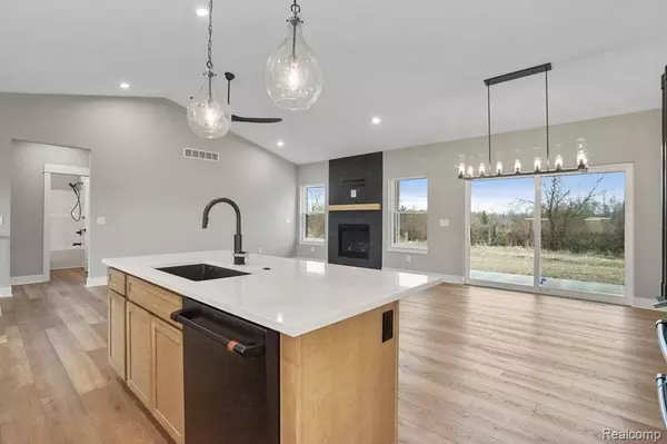 2214 Mapleview Court, Davison, MI 48423