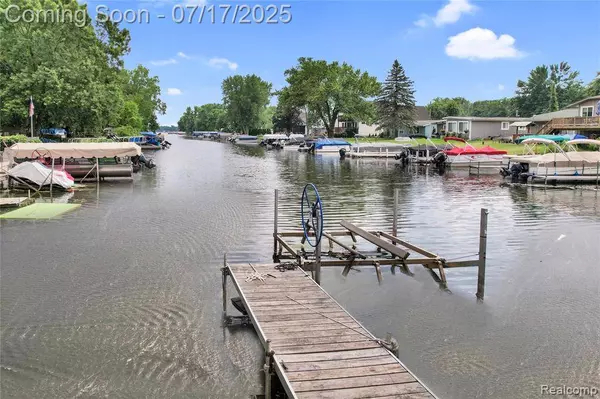 1890 Darwin Road, Putnam Twp, MI 48169