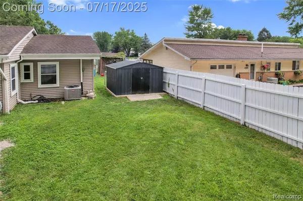 1890 Darwin Road, Putnam Twp, MI 48169