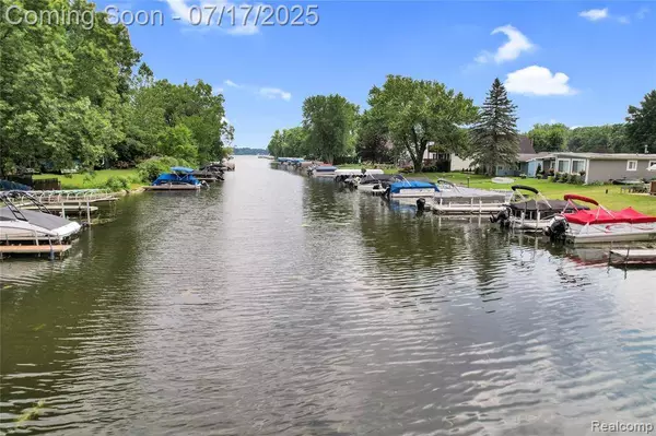 1890 Darwin Road, Putnam Twp, MI 48169