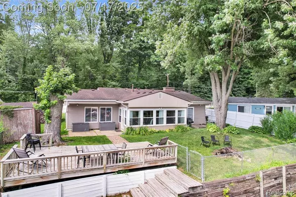 1890 Darwin Road, Putnam Twp, MI 48169