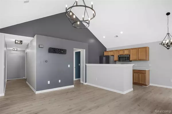 606 Olde English Circle, Howell, MI 48855