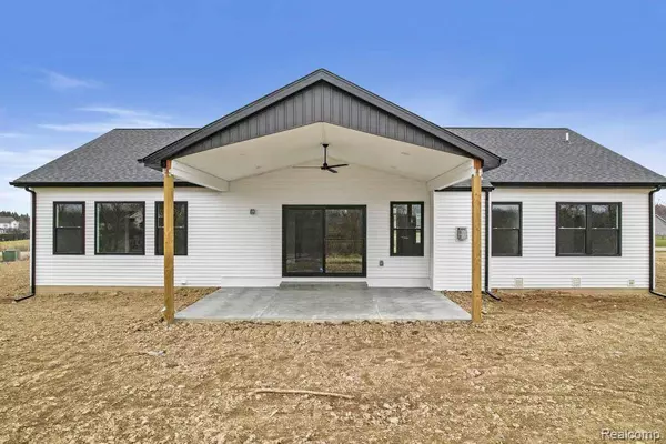 11294 Princewood Circle, Fenton, MI 48430