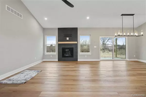 11294 Princewood Circle, Fenton, MI 48430